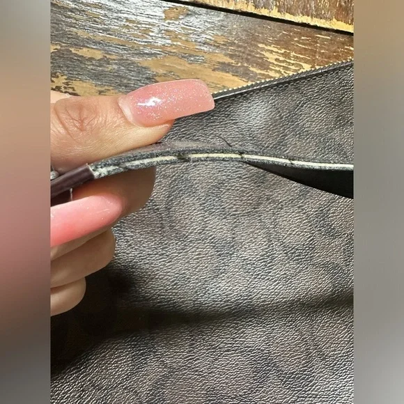 COACH Crossbody Large - Picture 5 of 6